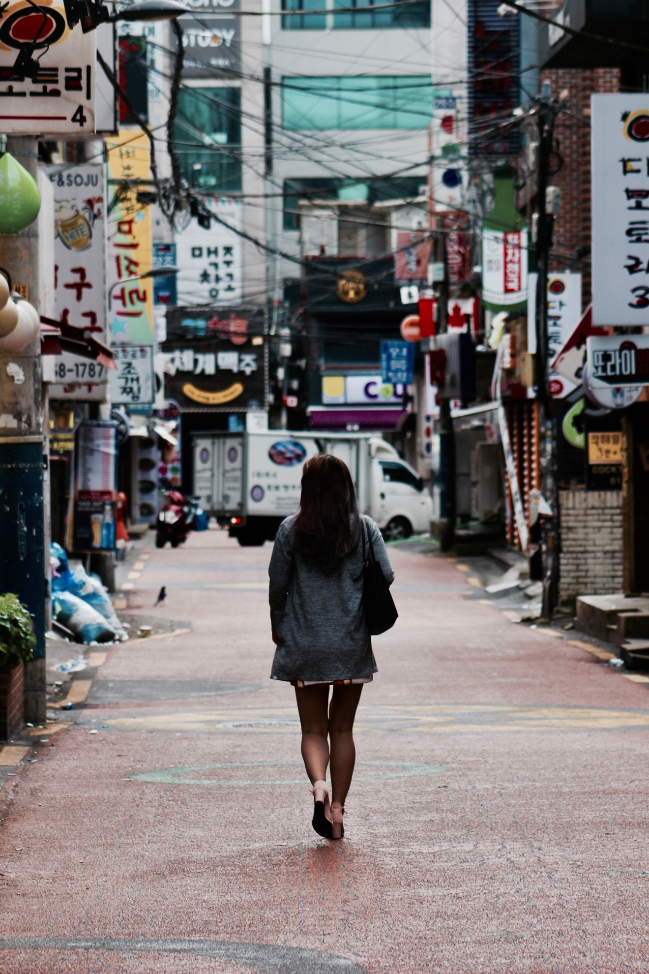 A girl wandering around Seoul