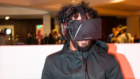 Virtual reality glasses