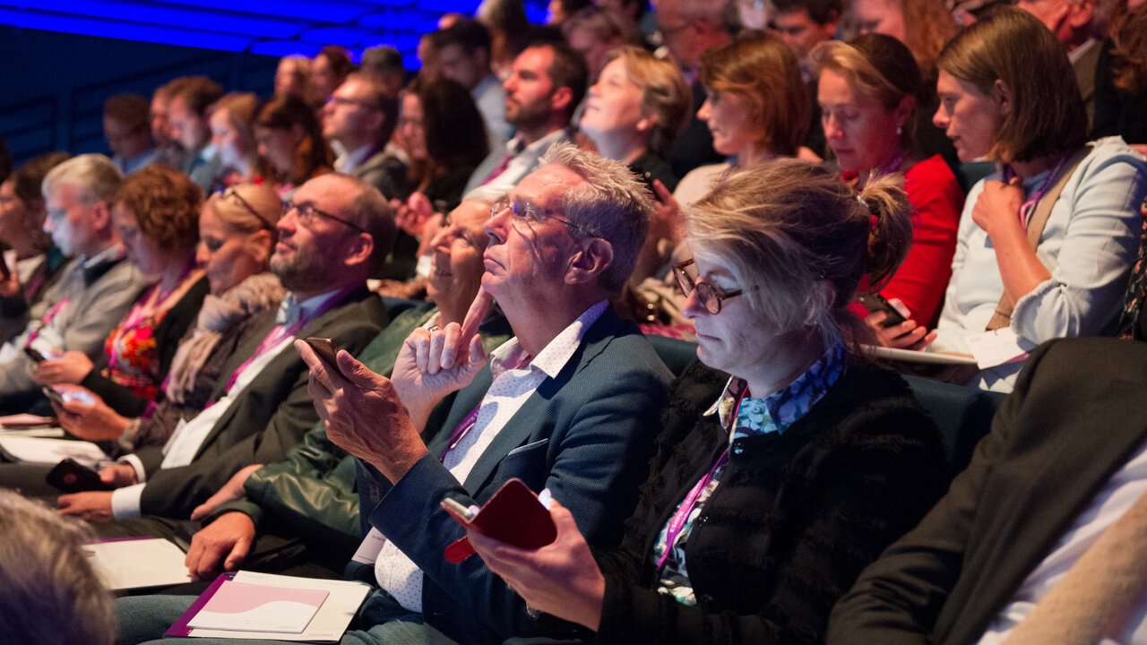 Sijpelen Ik denk dat ik ziek ben St De dag van de promotie | Erasmus University Rotterdam