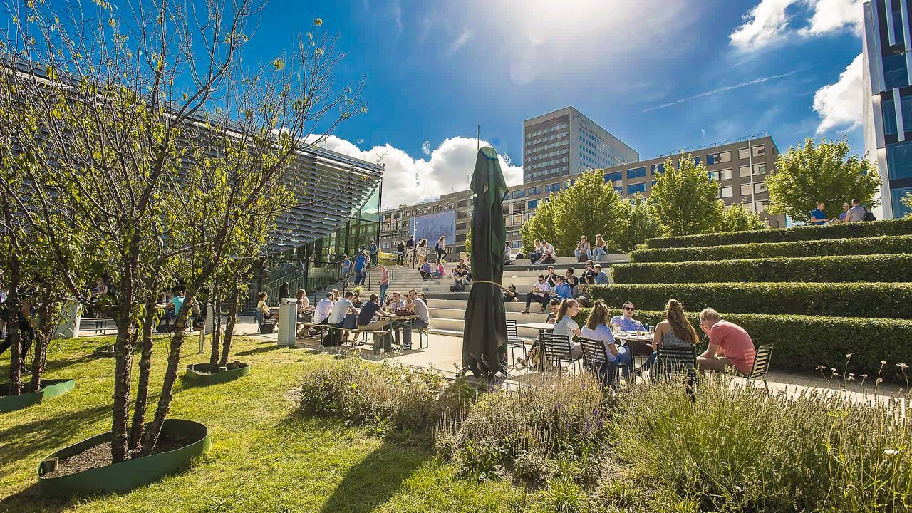 Campus Erasmus University Rotterdam Erasmus university rotterdam has campuses on four locations, three of which are in rotterdam and one on the campuses we study, work, sport, eat and drink. campus erasmus university rotterdam