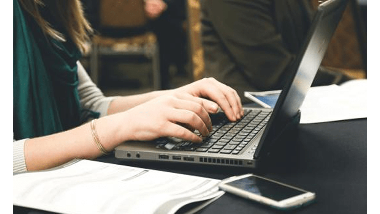 Mooc Econometrics Hits Milestone With 1 000 Online Course Completers Erasmus School Of Economics Erasmus University Rotterdam