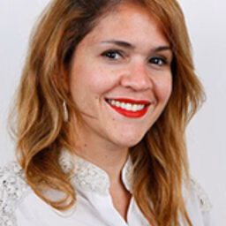 dr. A (Amanda) Paz Alencar