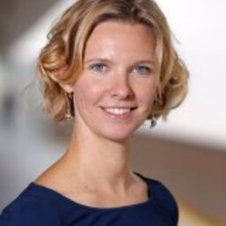 dr. L (Laura) Zwaan