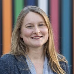 dr. V (Vivian) Visser