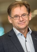 prof.dr. RJM (Rob) van Tulder