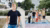 Student Titus poseert op de campus en op de tweede foto poseert Titus met vier andere studenten poseren op de campus