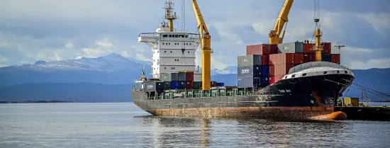 Foto van schip met containers
