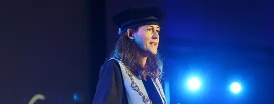 Rector Annelien Bredenoord op het podium