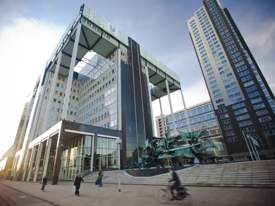 Kantoren en stedelijke vastgoed aan het Weena in Rotterdam