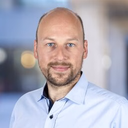 Portrait picture of Mark Straver