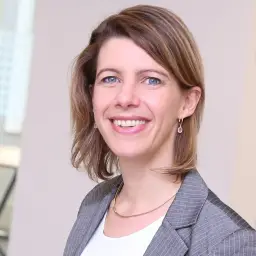 Dr Nina Holvast