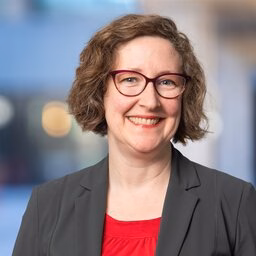 Portrait picture of Beth Groom